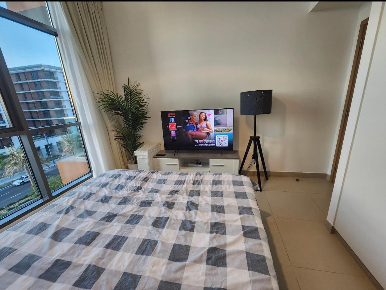 Private In Acacia - Hills Estate
