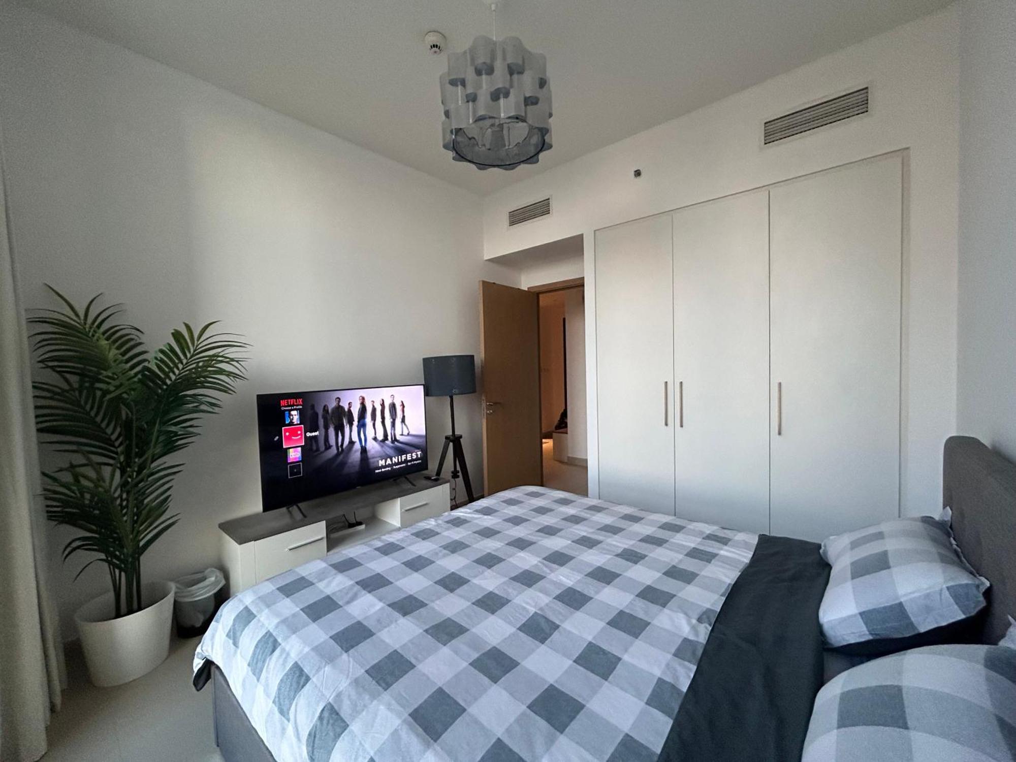 Private In Acacia - Hills Estate